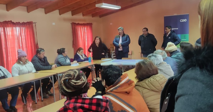 Vecinos de Litueche valoran trabajo en terreno del Delegado Presidencial que escuchó sus principales problemas