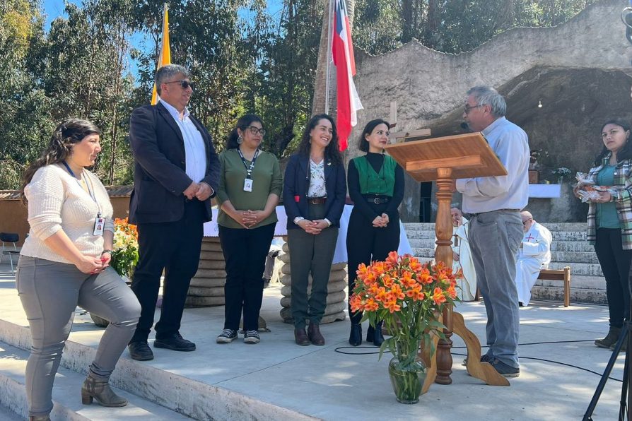Ministra de Cultura visita Iglesia de San Pedro de Alcántara dado los problemas estructurales que presenta tras la reciente emergencia climática
